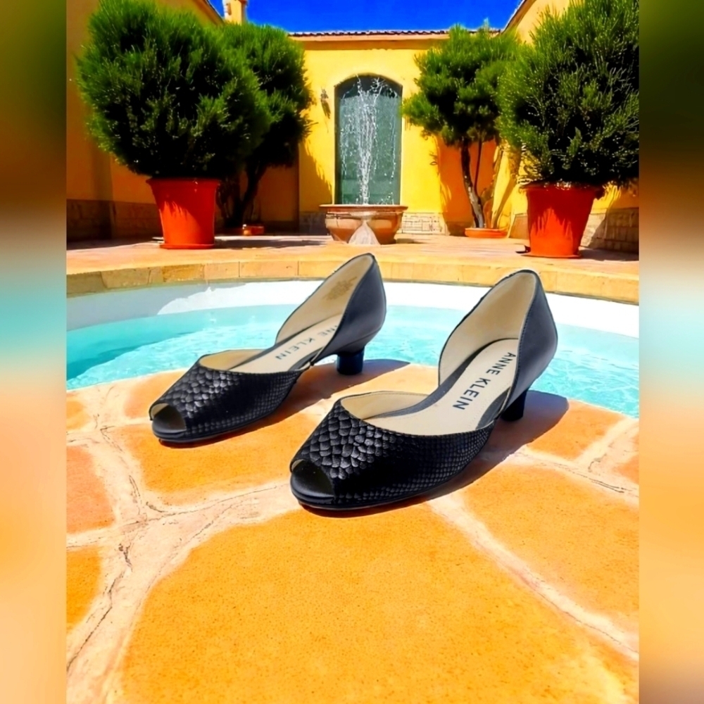 Anne Klein Sz 7 Black Leather Low Heels Fanetta